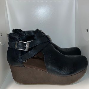 YellowBox Wedge Platform Leather Clog Black 9.5